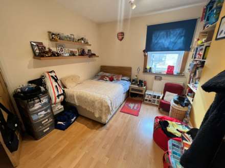 Church Street, Edmonton, N9, Image 8