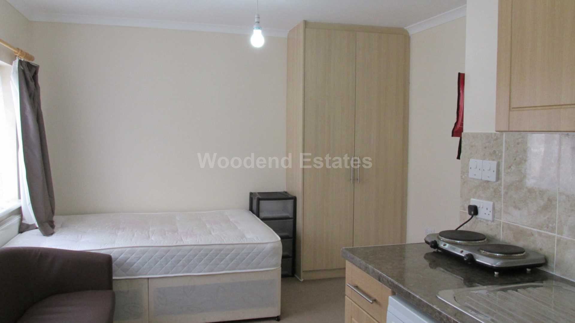 Great West Road, Hounslow, Image 1