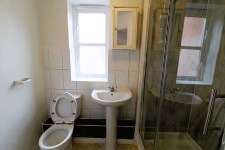 Reid Close, Hayes, Middlesex, Image 6