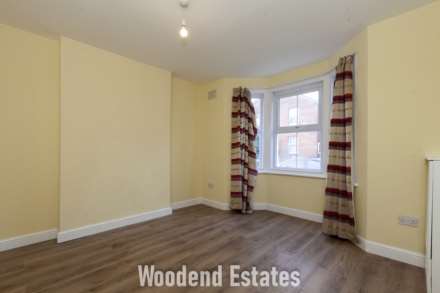 The Crescent, Slough, Image 20