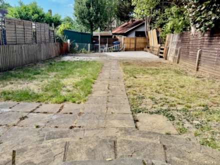 Westcott Crescent, London, Image 11