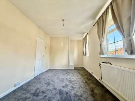 Westcott Crescent, London, Image 4