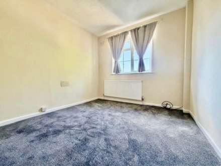 Westcott Crescent, London, Image 5