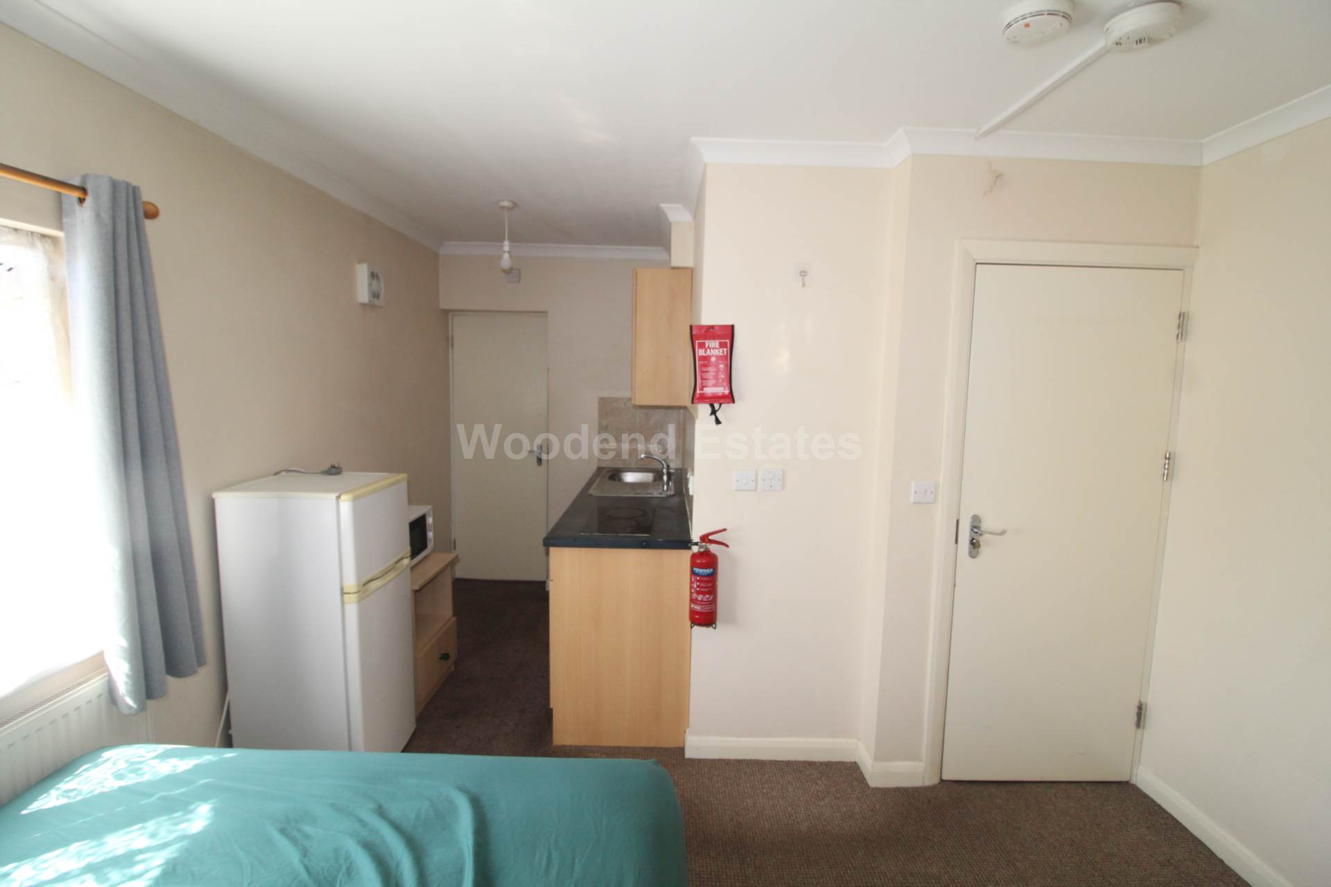 Great West Road, Hounslow, Image 1