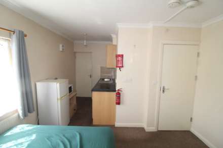 Property For Rent Great West Road, Hounslow