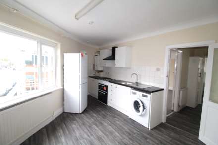 Byron Parade,  Uxbridge Road, Hillingdon, Image 4