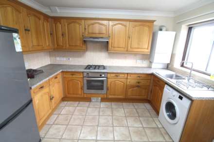 2 Bedroom Maisonette, Regent Avenue, Uxbridge
