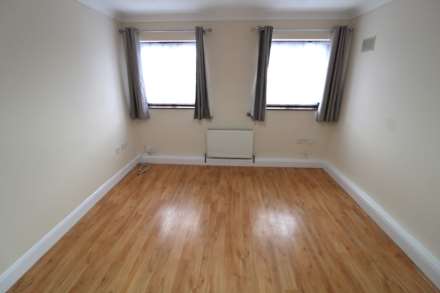 Regent Avenue, Uxbridge, Image 3