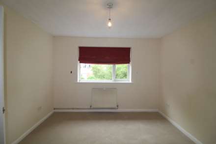 Fulham Close, Uxbridge, Image 3