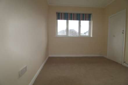 Fulham Close, Uxbridge, Image 4