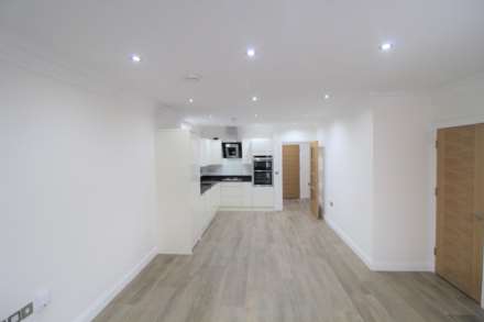 2 Bedroom Flat, Gunnersbury Lane, Acton