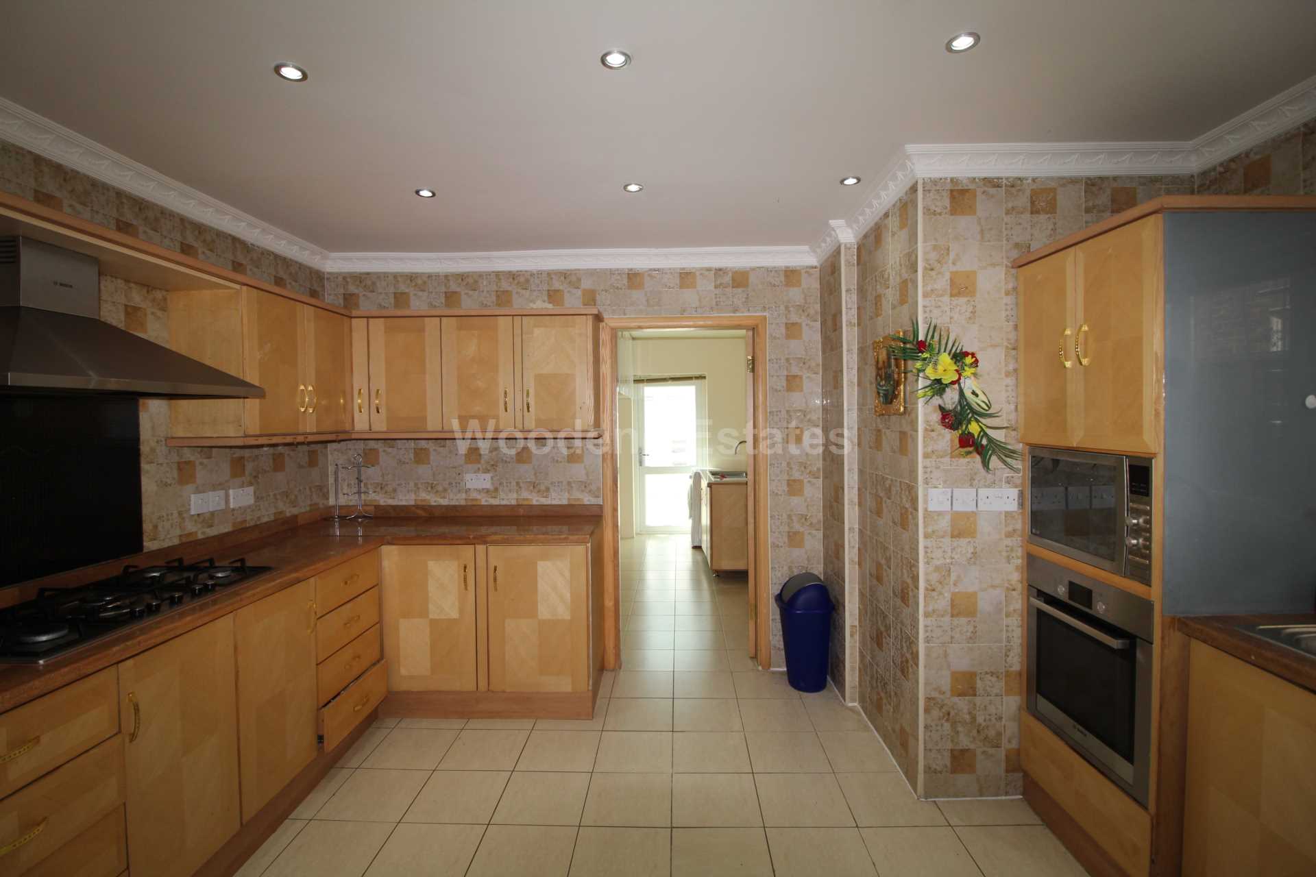 Long Lane, Uxbridge, Image 12