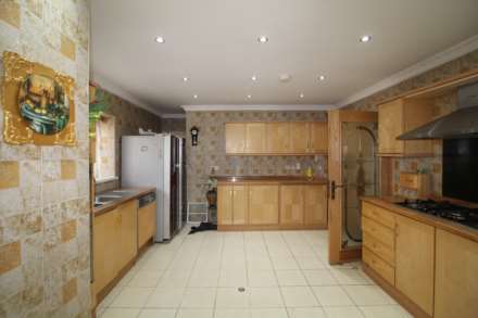 Long Lane, Uxbridge, Image 11