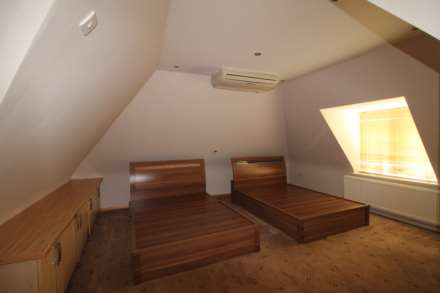 Long Lane, Uxbridge, Image 18