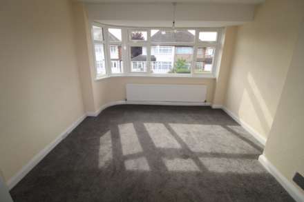 3 Bedroom Semi-Detached, Spencer Avenue, Hayes