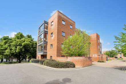 Fowler Way, Uxbridge, Image 1