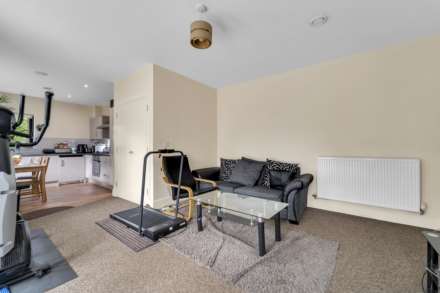 Fowler Way, Uxbridge, Image 4