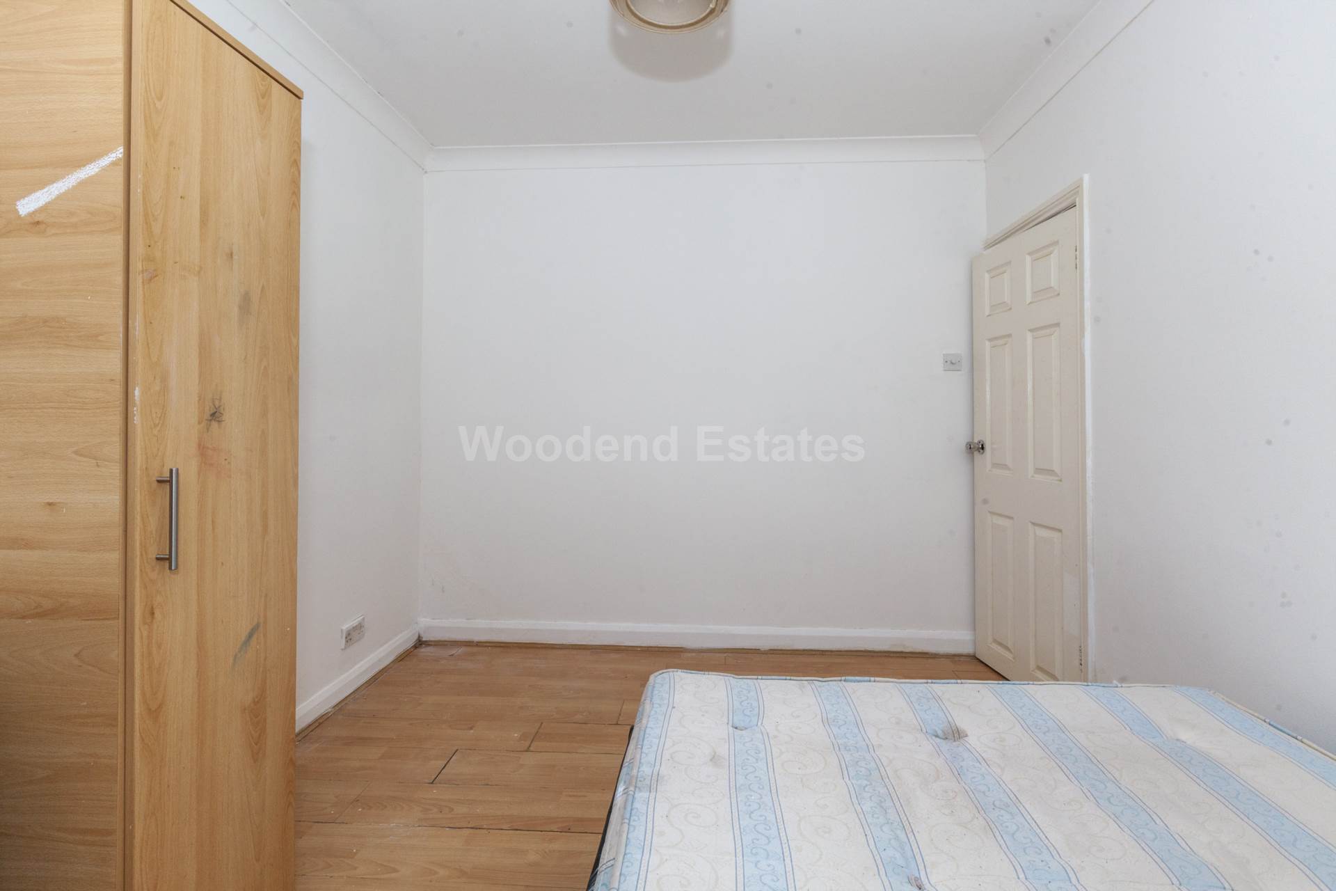 The Crescent Harlington, Hayes, Image 6