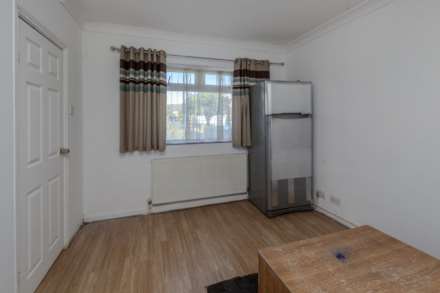 The Crescent Harlington, Hayes, Image 3