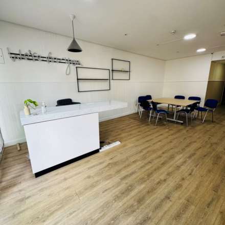 Greenford Ave, Hanwell, Image 13