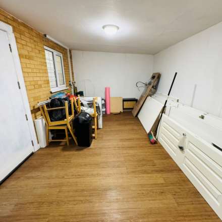 Greenford Ave, Hanwell, Image 16
