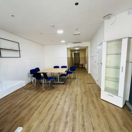Greenford Ave, Hanwell, Image 19