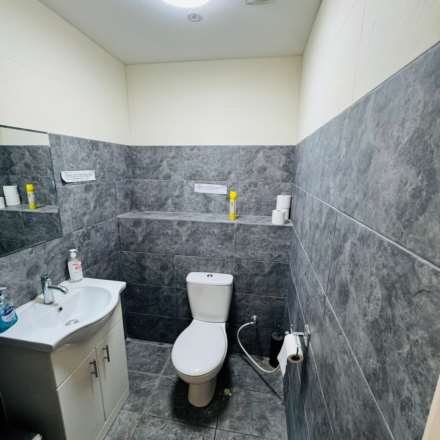 Greenford Ave, Hanwell, Image 6