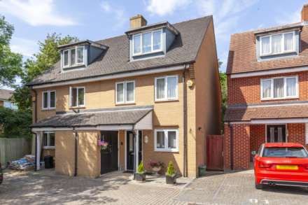 Albacore Way, Hayes