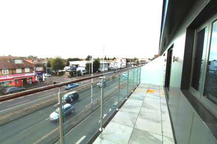 Uxbridge Road, Uxbridge, Image 17