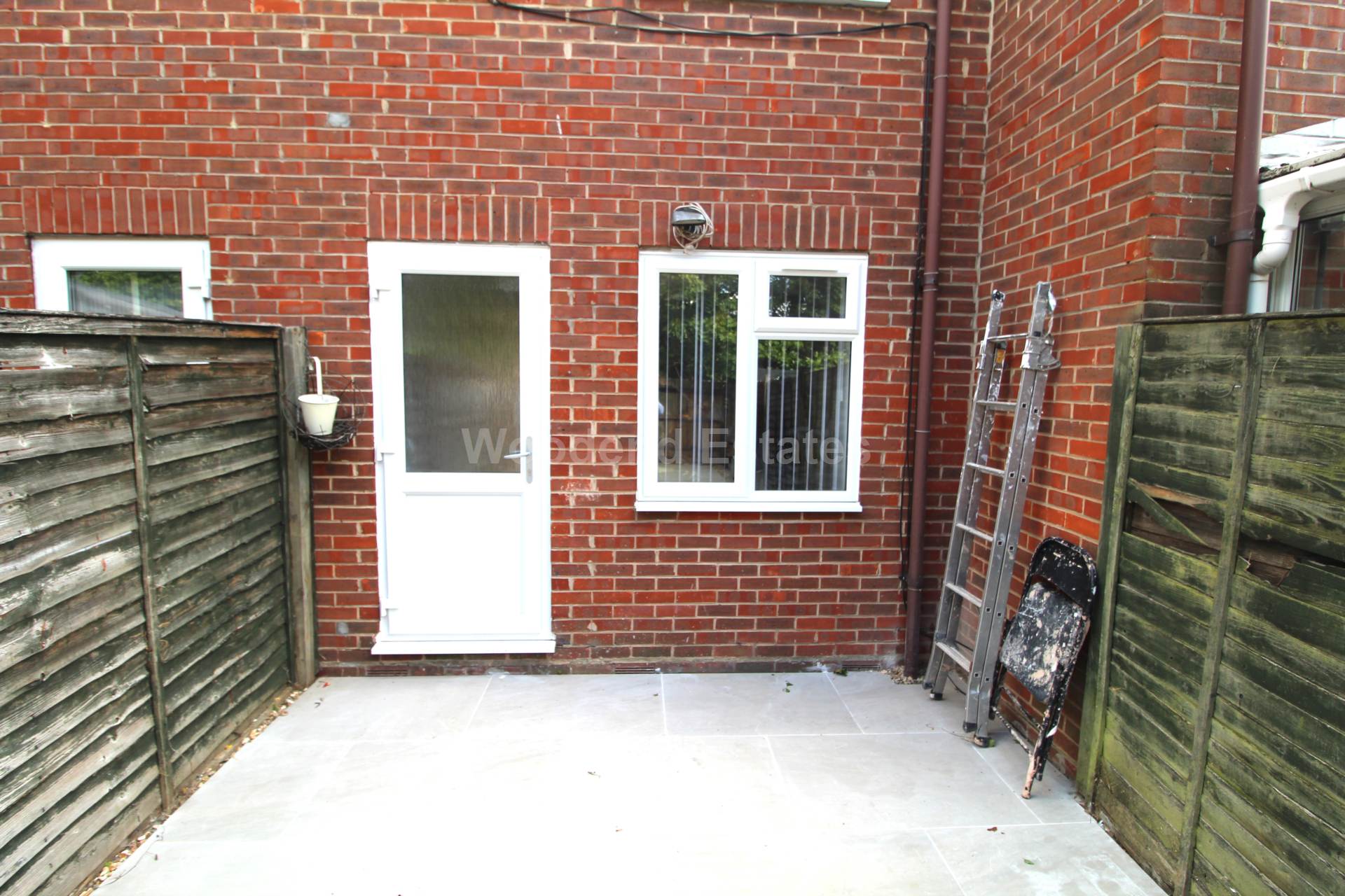 Sharpness Close, Hayes, Image 9