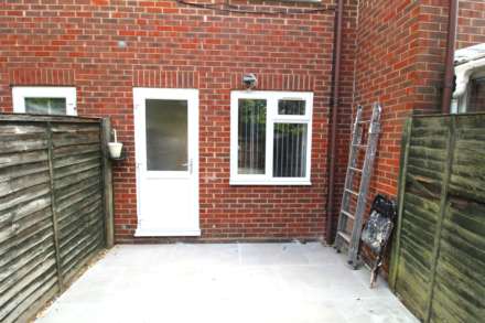Sharpness Close, Hayes, Image 9