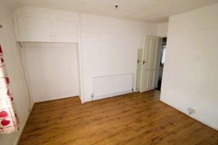 Almond Avenue, West Drayton, Image 9