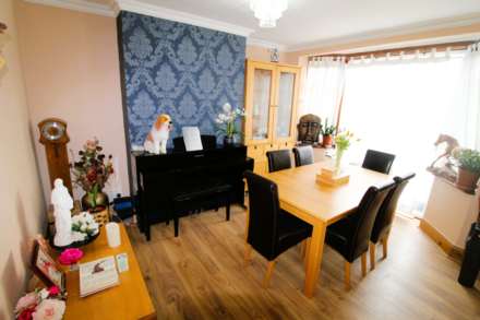 Oldfield Lane South, Greenford, Image 2