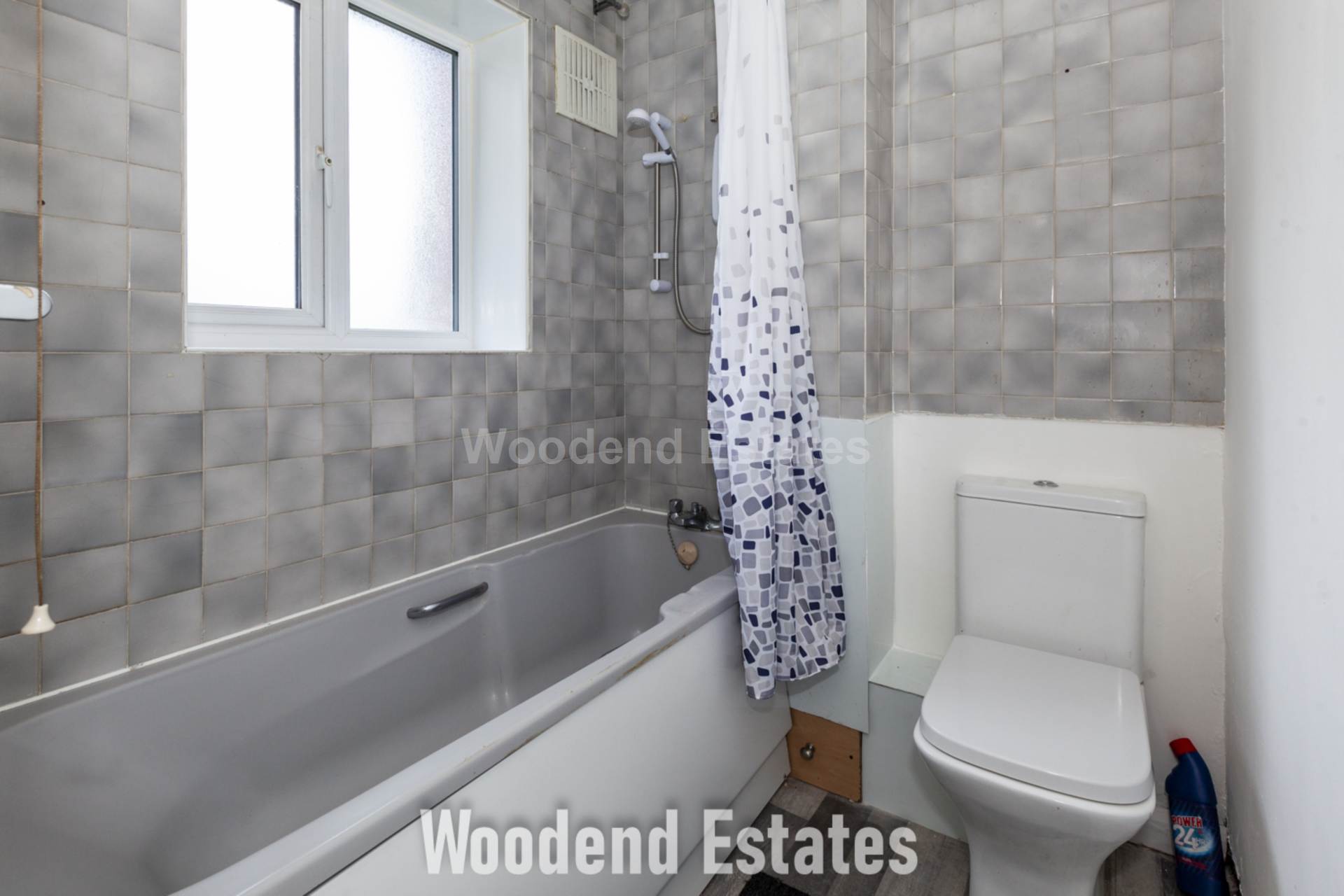 Brendon Close, Harlington, Image 10