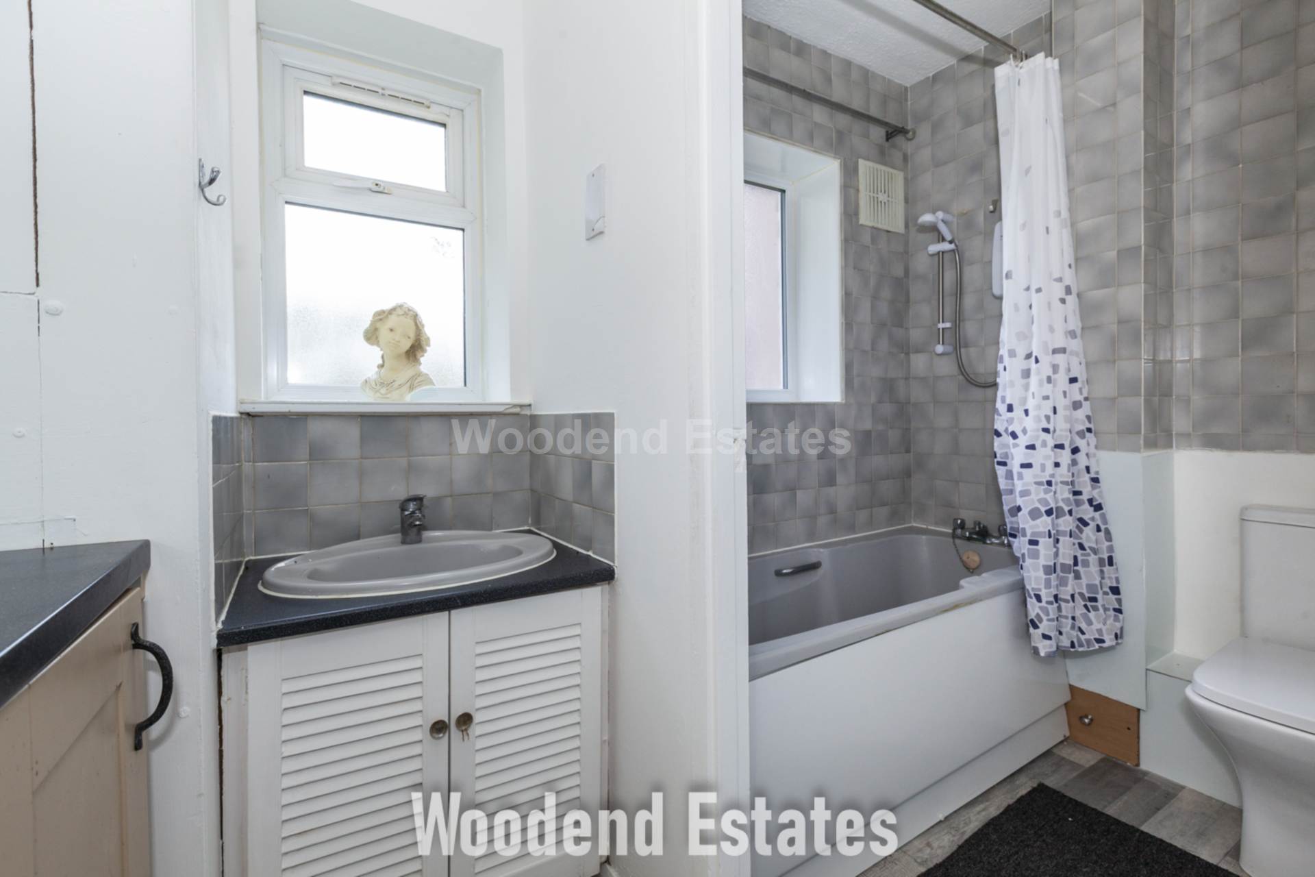 Brendon Close, Harlington, Image 13