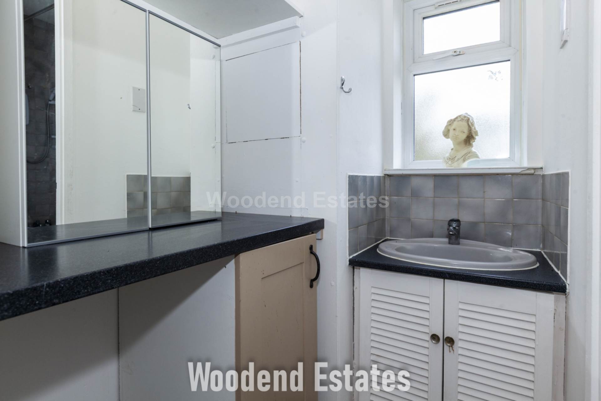 Brendon Close, Harlington, Image 14