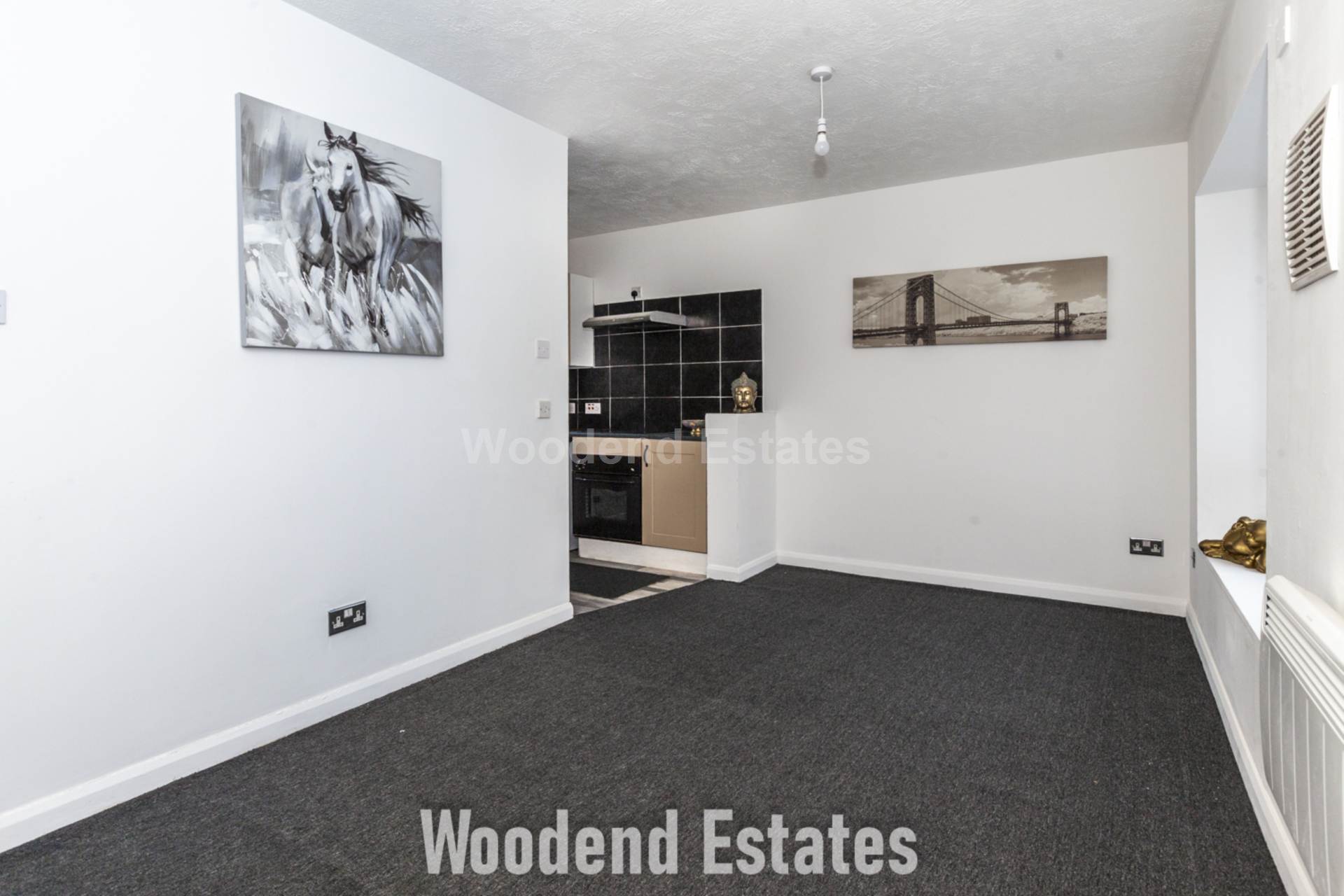 Brendon Close, Harlington, Image 5