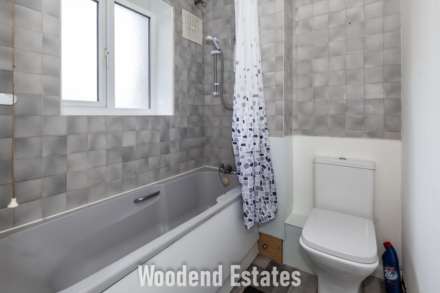 Brendon Close, Harlington, Image 10