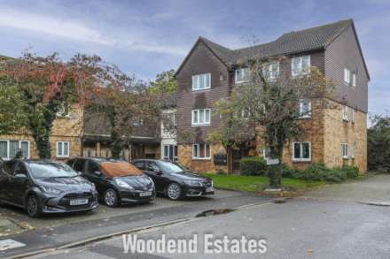 Brendon Close, Harlington, Image 15