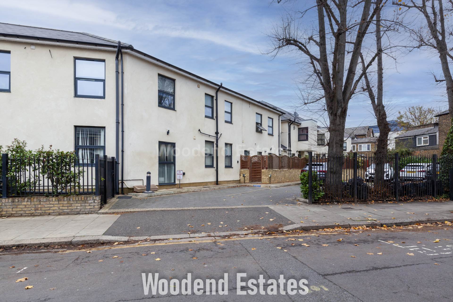 Gunnersbury Lane, London, Image 18