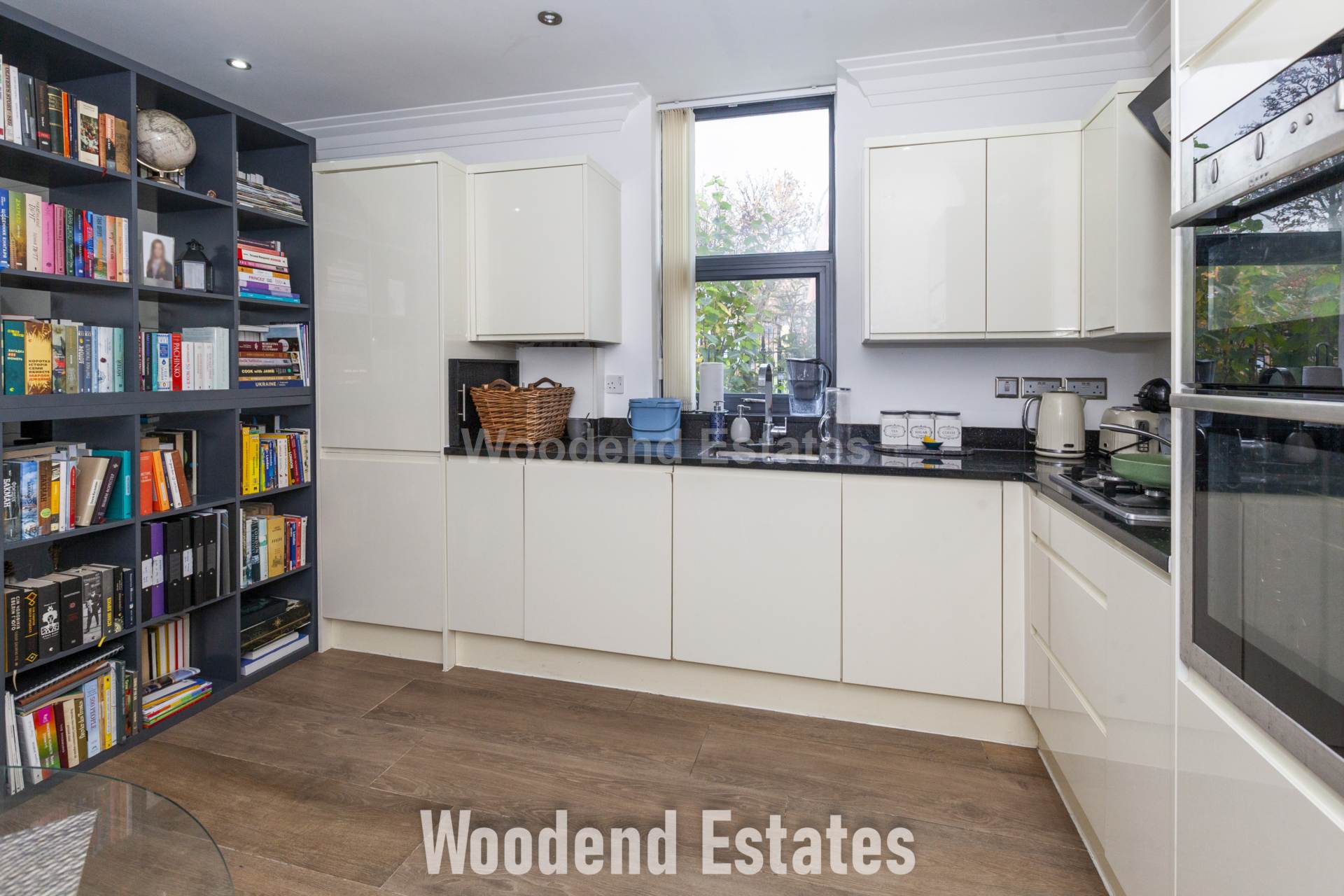 Gunnersbury Lane, London, Image 6