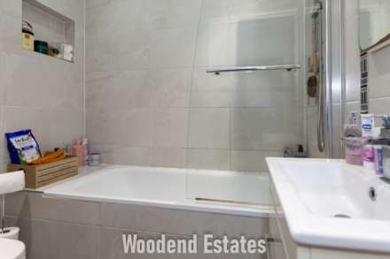 Gunnersbury Lane, London, Image 11