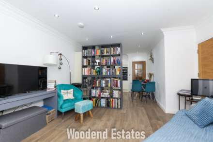 Gunnersbury Lane, London, Image 3