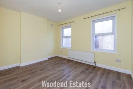 The Crescent, Slough, Image 14