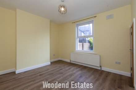 The Crescent, Slough, Image 6