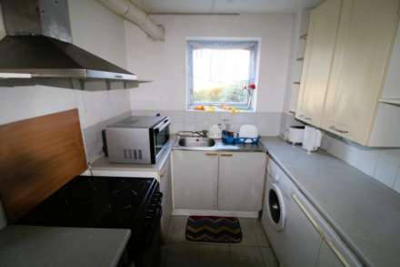 Beaulieu Close, Hounslow, Image 6