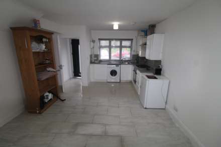 Green Drive, Southall, Image 2