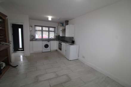 Green Drive, Southall, Image 4