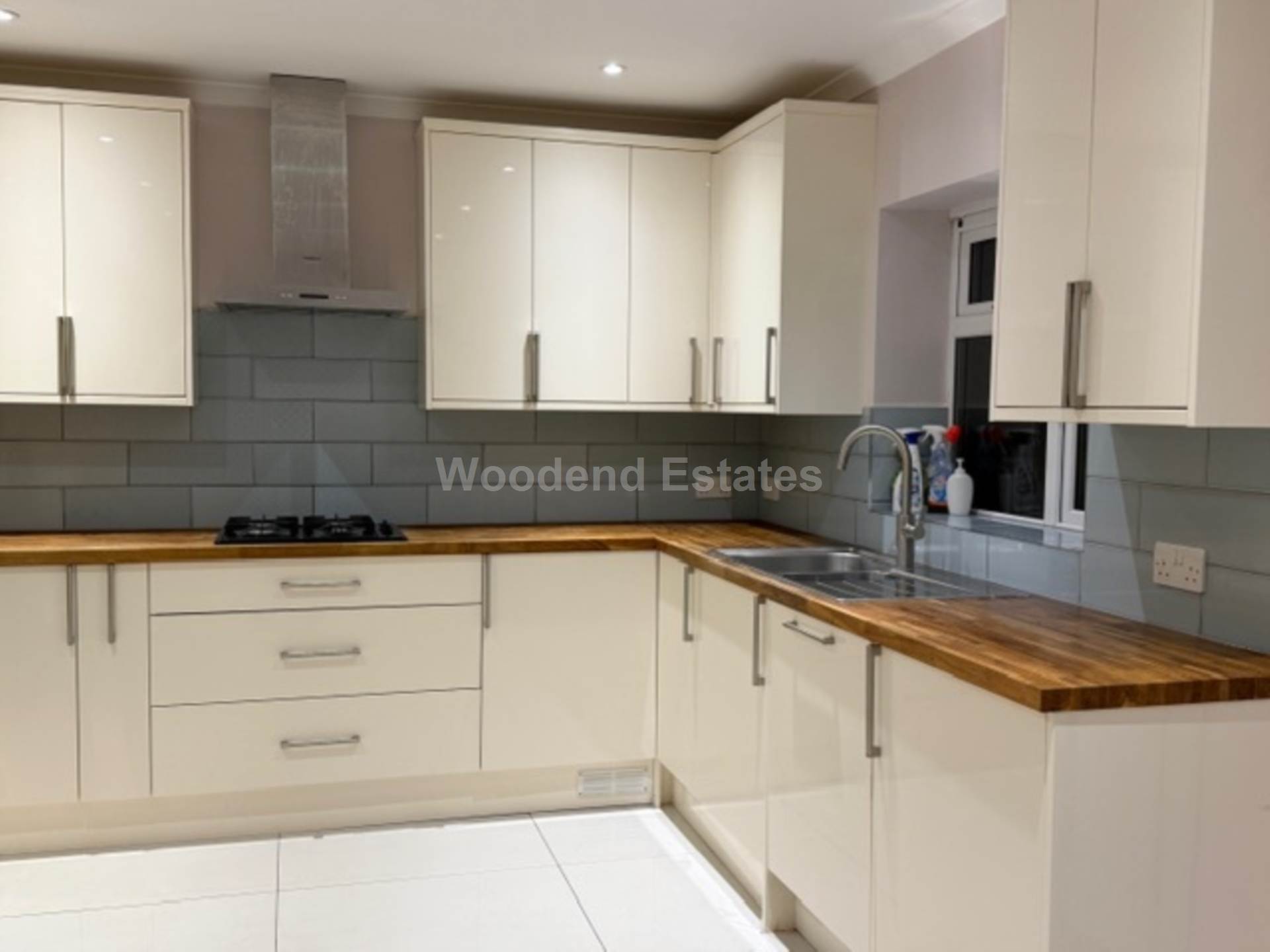 Almons Way, Slough, Image 2