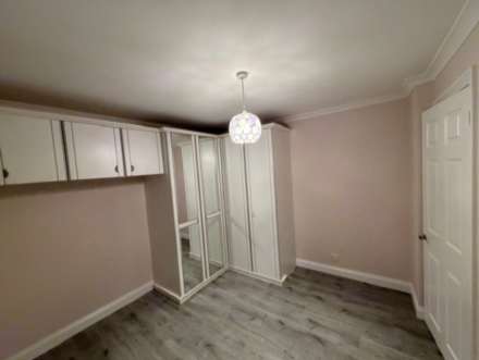 Almons Way, Slough, Image 10